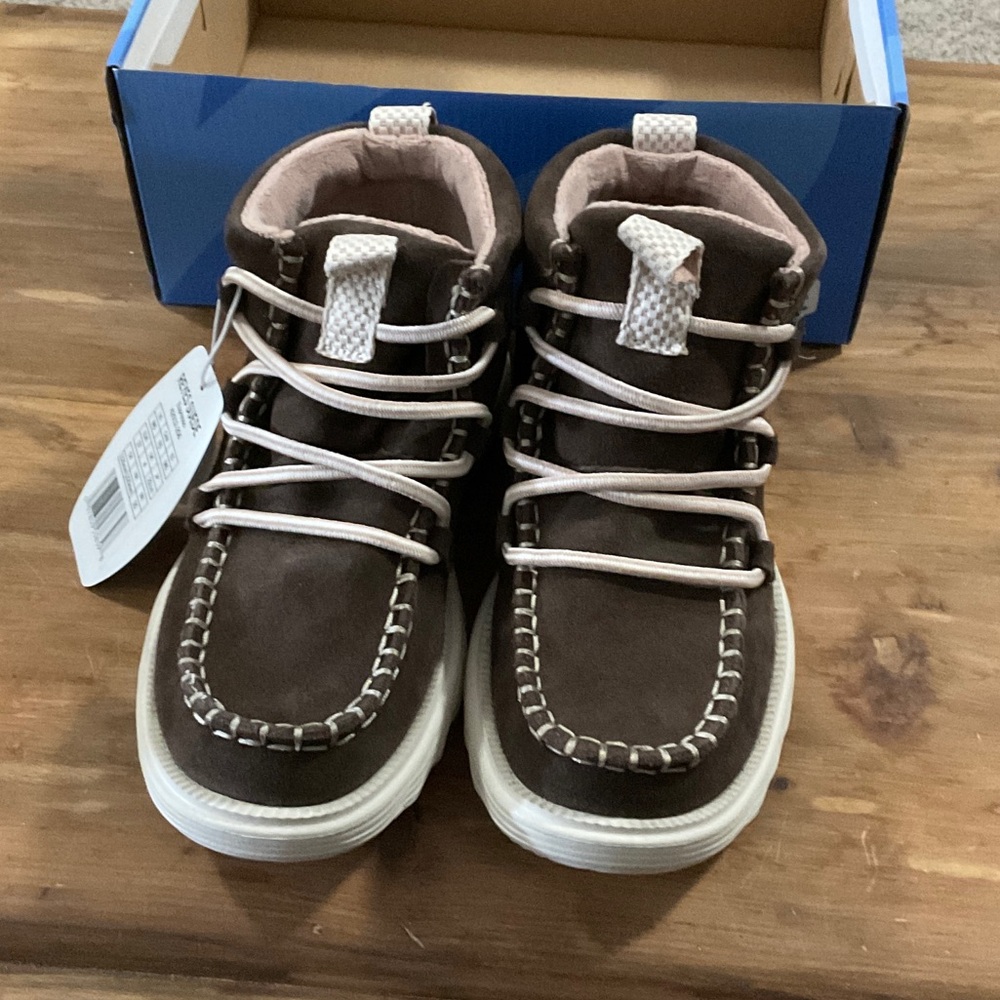 Hey Dude Kids Brown and White Boots - Picture 3 of 5